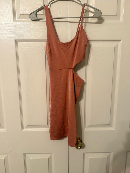 7 day wknd Dresses & Skirts - Asymmetrical Cutout Bodycon Dress in Terracotta Pink